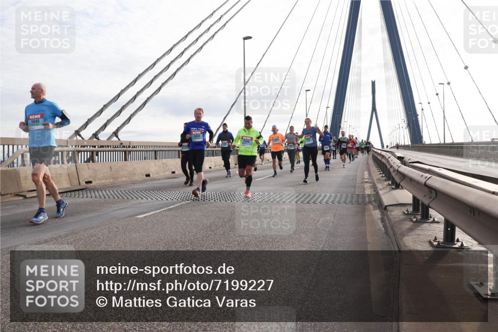 03.10.2024 - Köhlbrandbrückenlauf Matties Gatica Varas http://msf.ph/oto/7199227 03.10.2024 09:29:29 Position 2 1645, 1894, 2598 meine-sportfotos.de