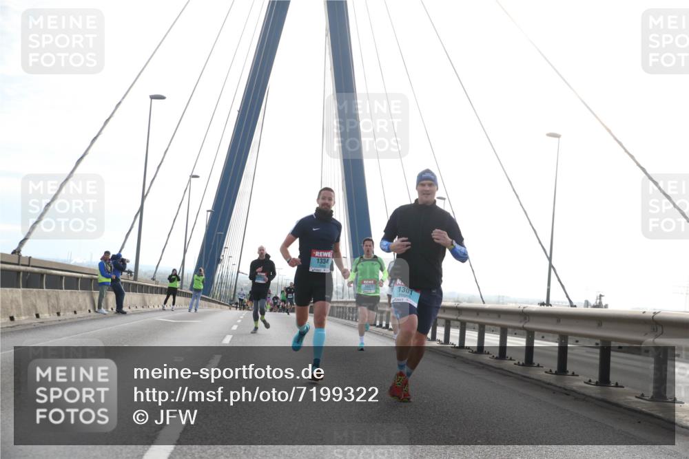 03.10.2024 - Köhlbrandbrückenlauf Jannik Wohlers http://msf.ph/oto/7199322 03.10.2024 09:19:59 Position 1 1334, 1065, 1301 meine-sportfotos.de