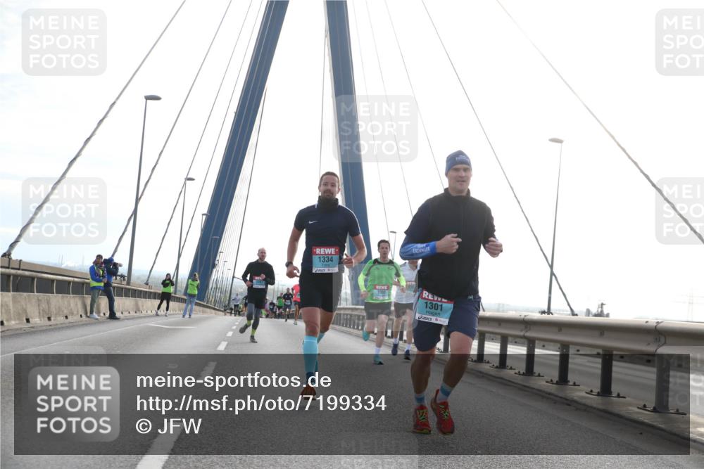 03.10.2024 - Köhlbrandbrückenlauf Jannik Wohlers http://msf.ph/oto/7199334 03.10.2024 09:20:00 Position 1 2007, 1334, 1065, 1301 meine-sportfotos.de
