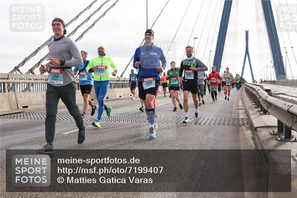 03.10.2024 - Köhlbrandbrückenlauf Matties Gatica Varas http://msf.ph/oto/7199407 03.10.2024 09:29:33 Position 2 2460, 1352, 2452, 1988, 2462, 1820, 2110 meine-sportfotos.de