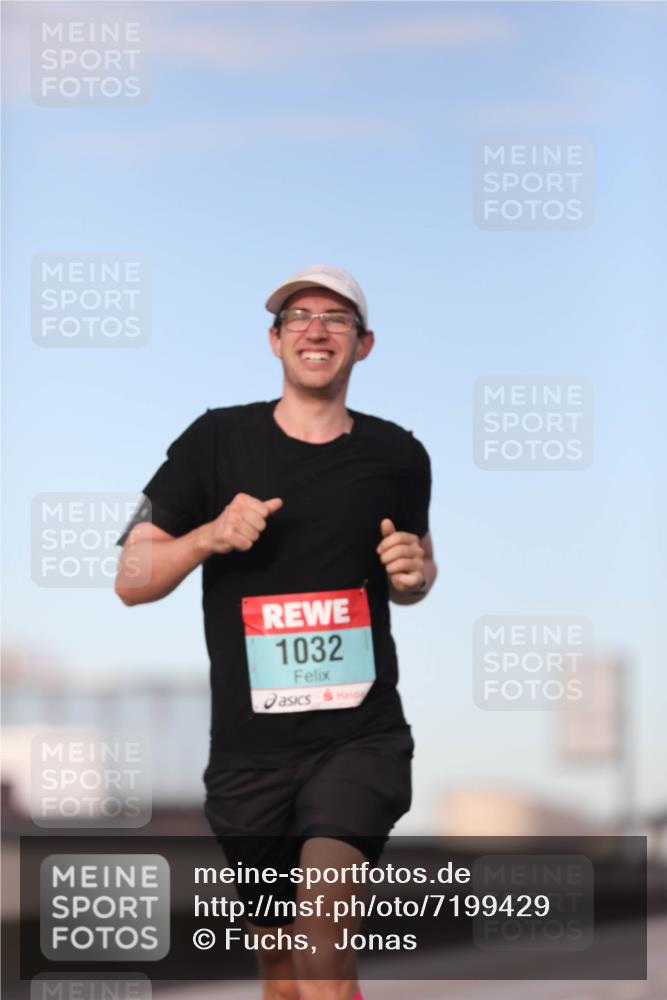 03.10.2024 - Köhlbrandbrückenlauf Fuchs,  Jonas http://msf.ph/oto/7199429 03.10.2024 09:38:23 Position 3 1032 meine-sportfotos.de