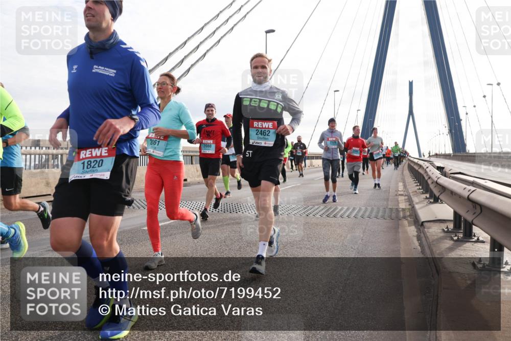 03.10.2024 - Köhlbrandbrückenlauf Matties Gatica Varas http://msf.ph/oto/7199452 03.10.2024 09:29:34 Position 2 1820, 2461, 2080, 2462, 2526 meine-sportfotos.de