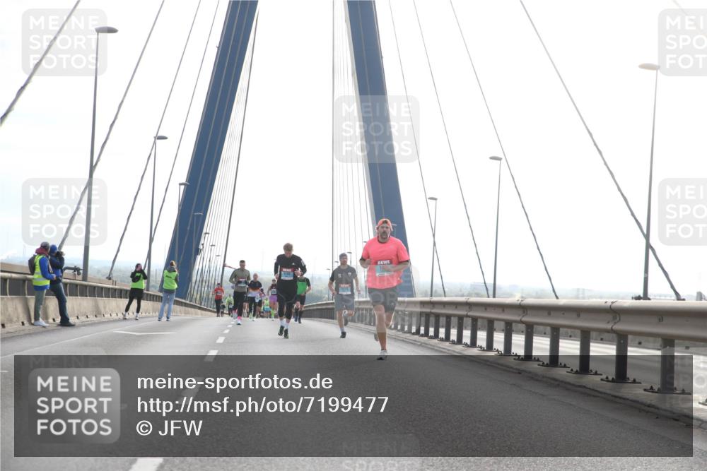 03.10.2024 - Köhlbrandbrückenlauf Jannik Wohlers http://msf.ph/oto/7199477 03.10.2024 09:20:06 Position 1  meine-sportfotos.de
