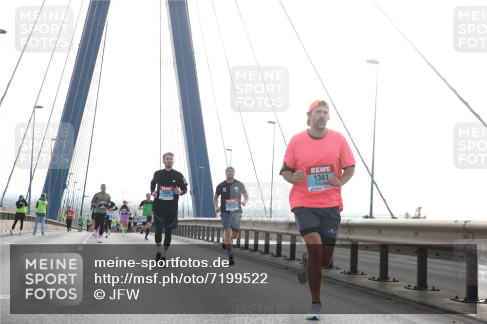 03.10.2024 - Köhlbrandbrückenlauf Jannik Wohlers http://msf.ph/oto/7199522 03.10.2024 09:20:09 Position 1 3399, 1141, 1361 meine-sportfotos.de