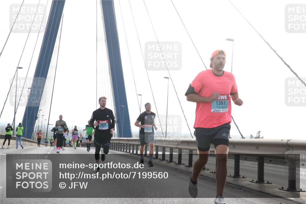03.10.2024 - Köhlbrandbrückenlauf Jannik Wohlers http://msf.ph/oto/7199560 03.10.2024 09:20:09 Position 1 3399, 1141, 1361 meine-sportfotos.de