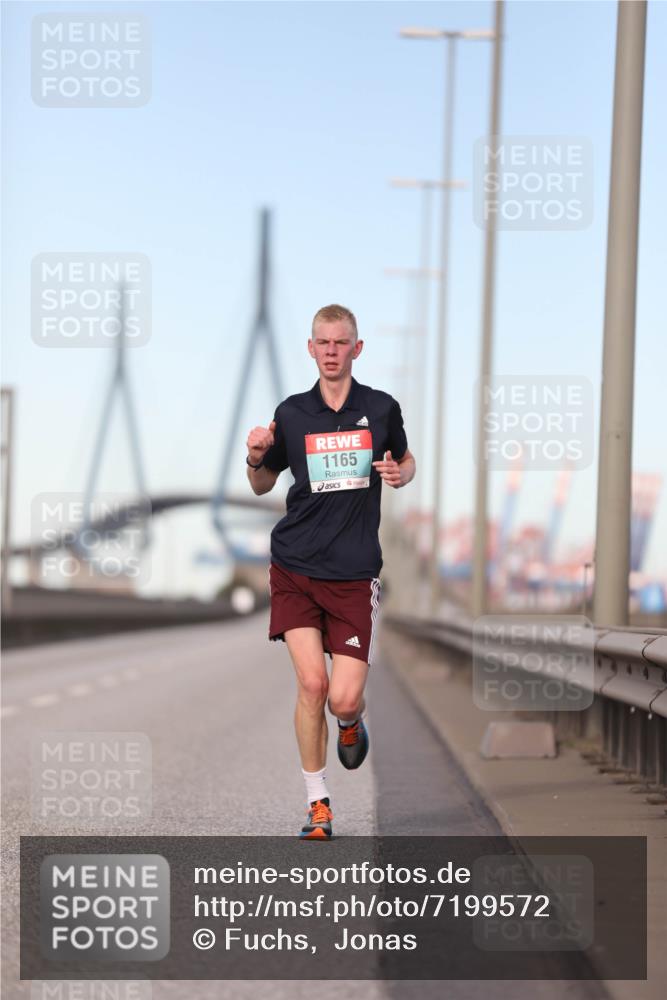 03.10.2024 - Köhlbrandbrückenlauf Fuchs,  Jonas http://msf.ph/oto/7199572 03.10.2024 09:38:33 Position 3 10, 1165 meine-sportfotos.de