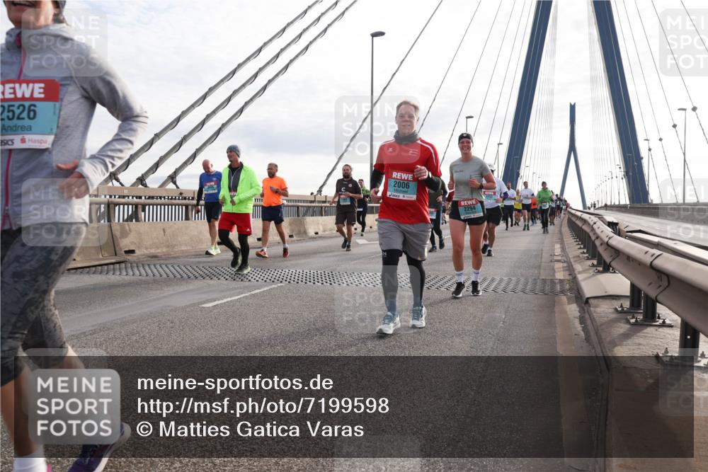 03.10.2024 - Köhlbrandbrückenlauf Matties Gatica Varas http://msf.ph/oto/7199598 03.10.2024 09:29:37 Position 2 2526, 2006, 2294 meine-sportfotos.de
