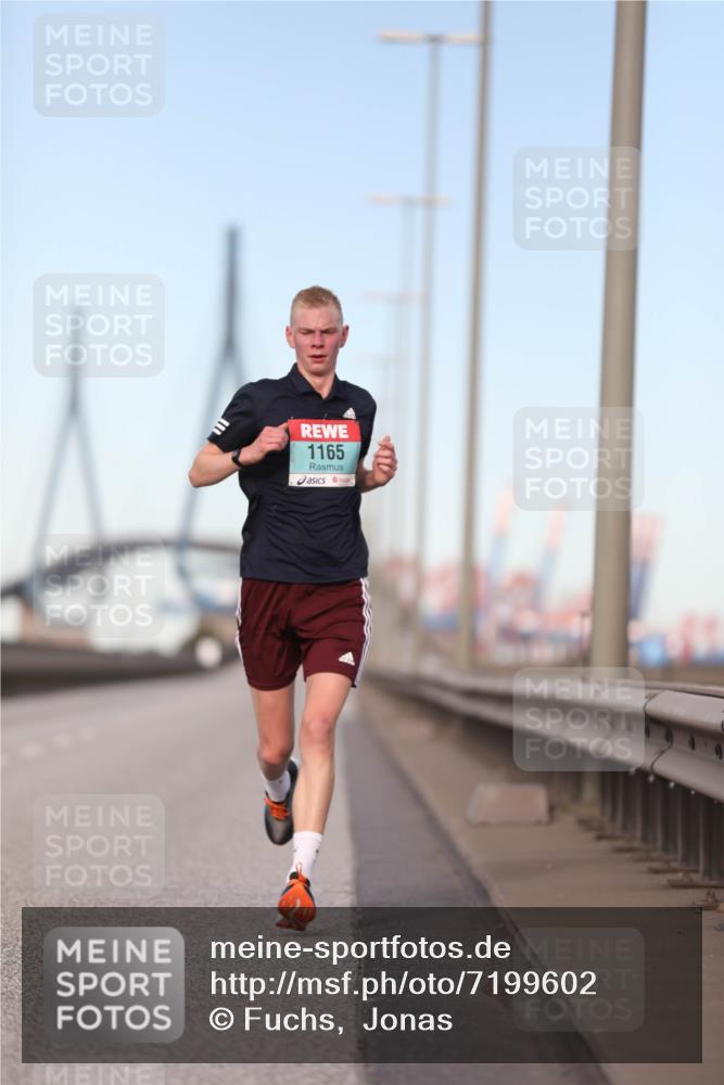 03.10.2024 - Köhlbrandbrückenlauf Fuchs,  Jonas http://msf.ph/oto/7199602 03.10.2024 09:38:33 Position 3 1165 meine-sportfotos.de