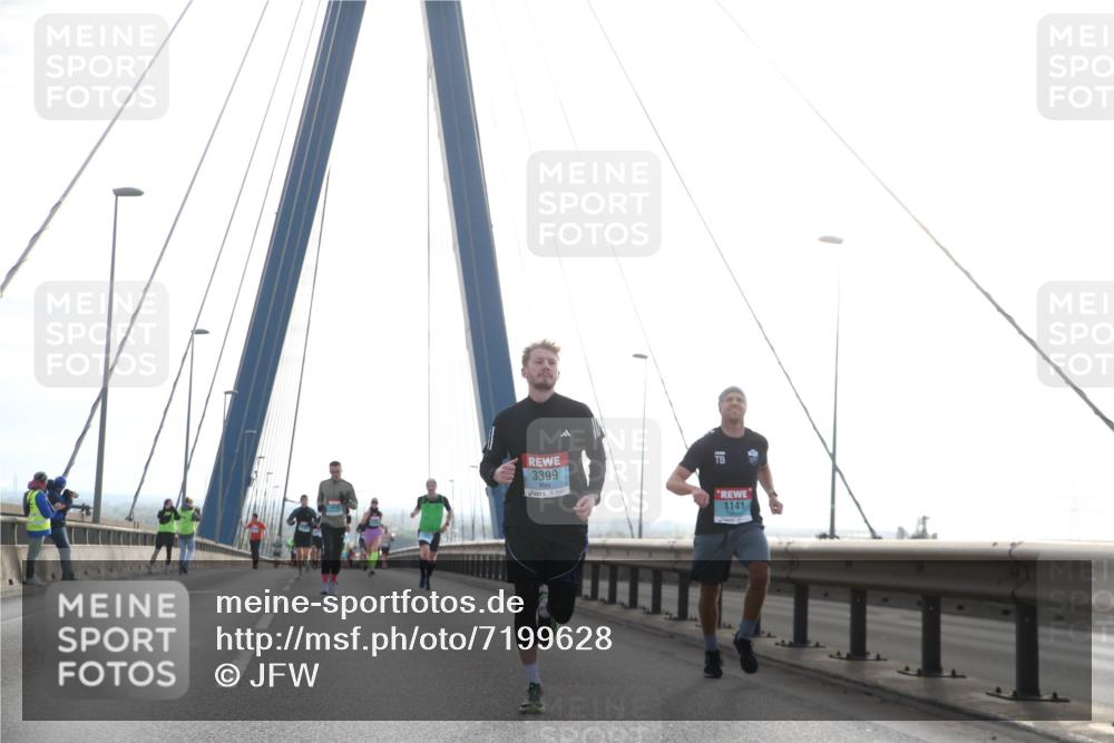 03.10.2024 - Köhlbrandbrückenlauf Jannik Wohlers http://msf.ph/oto/7199628 03.10.2024 09:20:10 Position 1 3399, 1141 meine-sportfotos.de