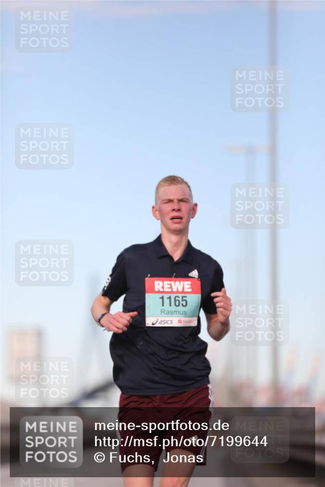 03.10.2024 - Köhlbrandbrückenlauf Fuchs,  Jonas http://msf.ph/oto/7199644 03.10.2024 09:38:35 Position 3 1165 meine-sportfotos.de