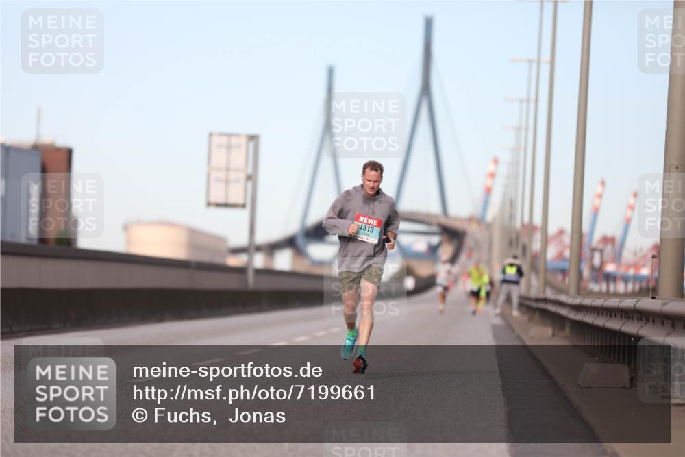 03.10.2024 - Köhlbrandbrückenlauf Fuchs,  Jonas http://msf.ph/oto/7199661 03.10.2024 09:38:47 Position 3 1313 meine-sportfotos.de