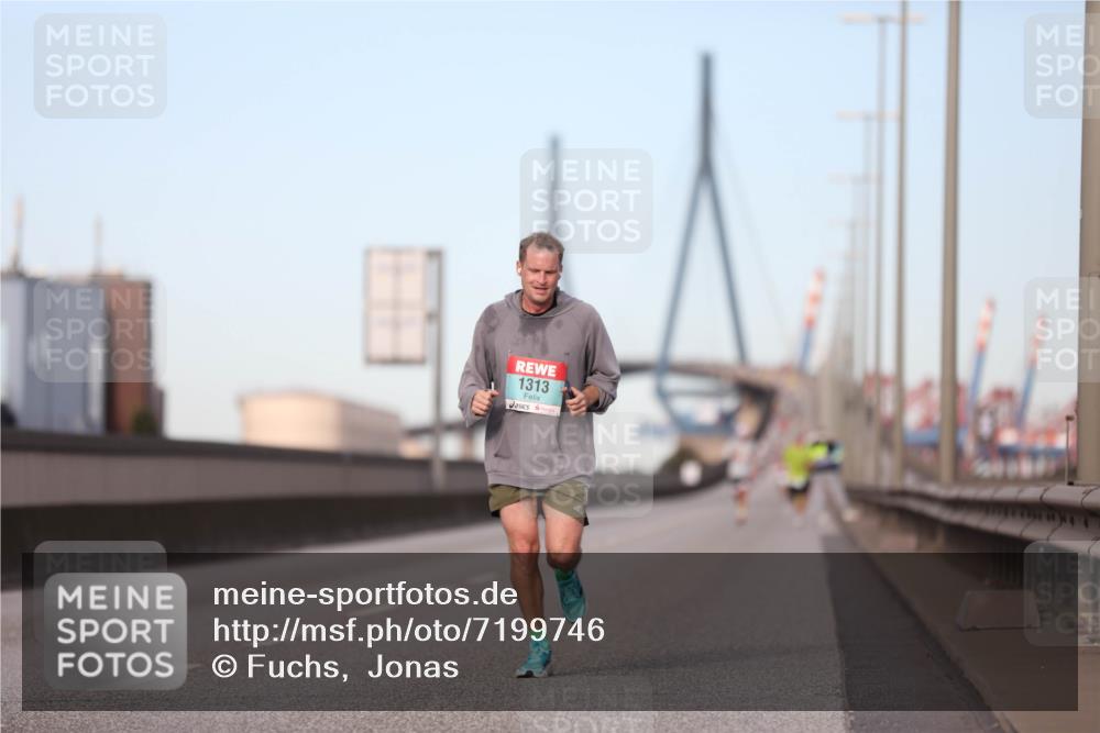 03.10.2024 - Köhlbrandbrückenlauf Fuchs,  Jonas http://msf.ph/oto/7199746 03.10.2024 09:38:49 Position 3 1313 meine-sportfotos.de