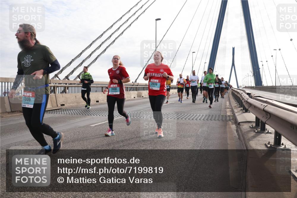 03.10.2024 - Köhlbrandbrückenlauf Matties Gatica Varas http://msf.ph/oto/7199819 03.10.2024 09:29:40 Position 2 1369, 2038, 2039 meine-sportfotos.de