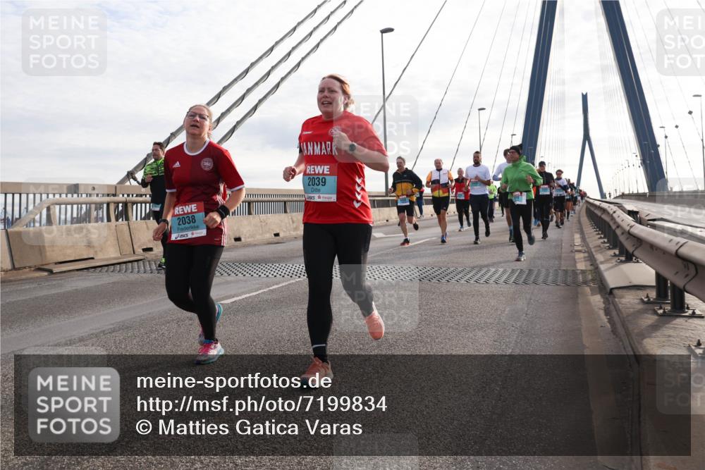 03.10.2024 - Köhlbrandbrückenlauf Matties Gatica Varas http://msf.ph/oto/7199834 03.10.2024 09:29:41 Position 2 2038, 2039 meine-sportfotos.de