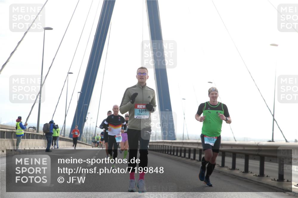 03.10.2024 - Köhlbrandbrückenlauf Jannik Wohlers http://msf.ph/oto/7199848 03.10.2024 09:20:16 Position 1 102, 1016, 1053 meine-sportfotos.de
