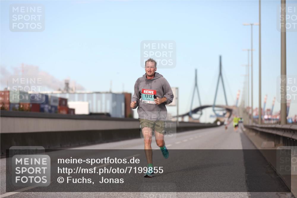 03.10.2024 - Köhlbrandbrückenlauf Fuchs,  Jonas http://msf.ph/oto/7199855 03.10.2024 09:38:51 Position 3 1313 meine-sportfotos.de
