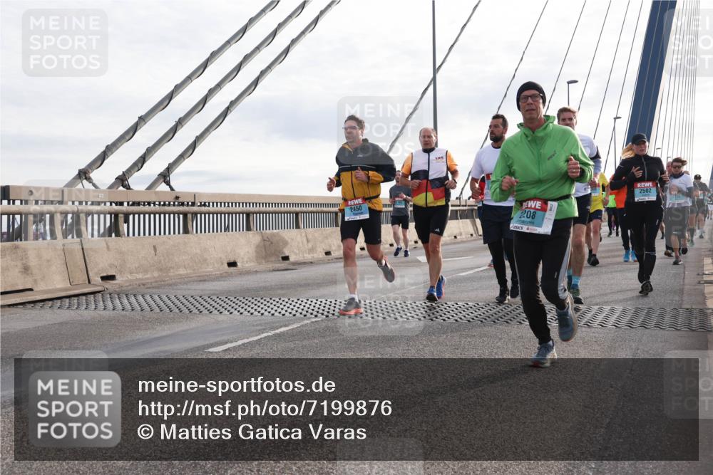 03.10.2024 - Köhlbrandbrückenlauf Matties Gatica Varas http://msf.ph/oto/7199876 03.10.2024 09:29:42 Position 2 2450, 2502, 2128, 208 meine-sportfotos.de