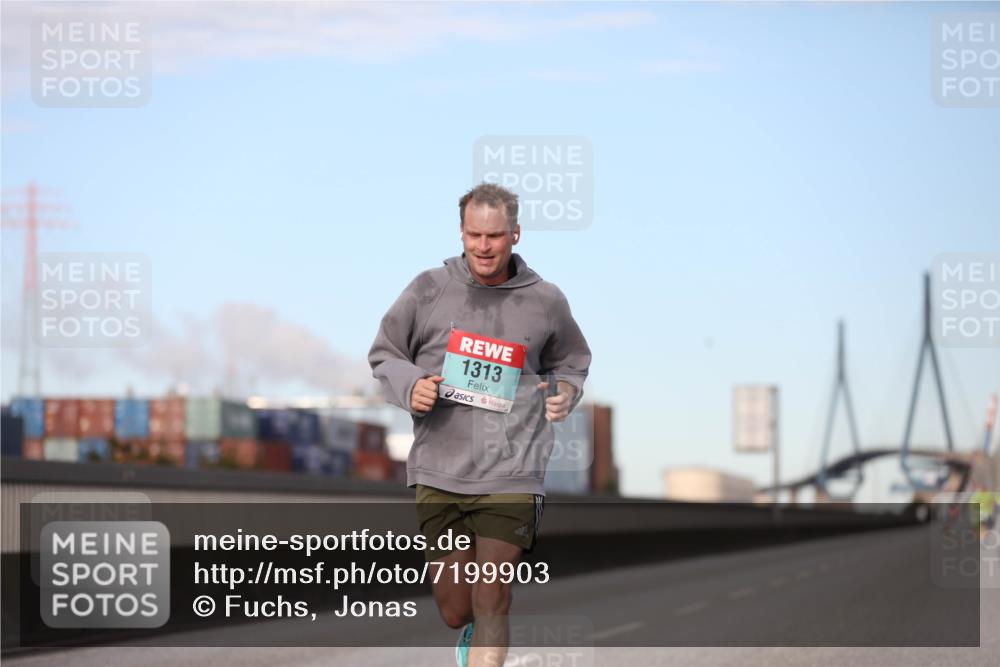 03.10.2024 - Köhlbrandbrückenlauf Fuchs,  Jonas http://msf.ph/oto/7199903 03.10.2024 09:38:52 Position 3 1313 meine-sportfotos.de