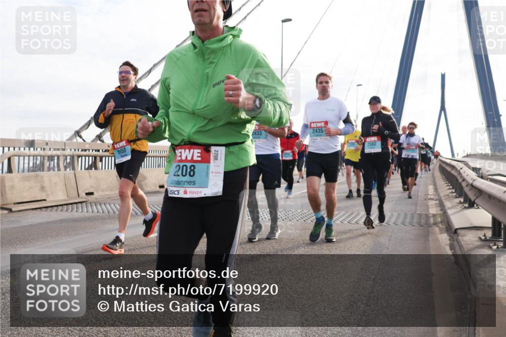 03.10.2024 - Köhlbrandbrückenlauf Matties Gatica Varas http://msf.ph/oto/7199920 03.10.2024 09:29:44 Position 2 2450, 208, 2208, 2433, 2435, 2502 meine-sportfotos.de