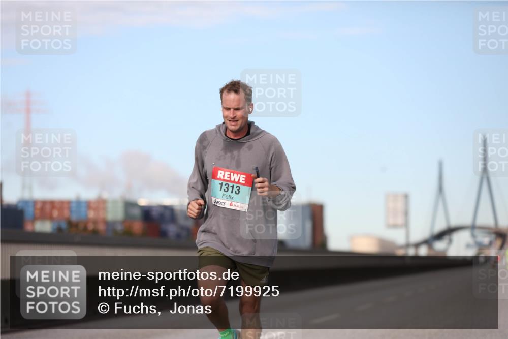 03.10.2024 - Köhlbrandbrückenlauf Fuchs,  Jonas http://msf.ph/oto/7199925 03.10.2024 09:38:52 Position 3 1313 meine-sportfotos.de