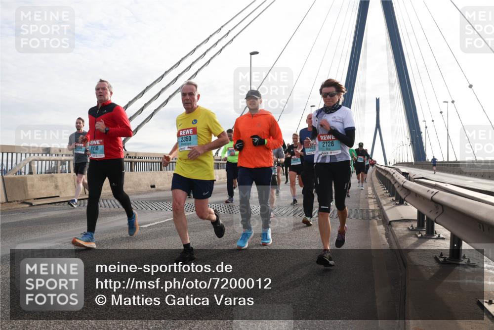 03.10.2024 - Köhlbrandbrückenlauf Matties Gatica Varas http://msf.ph/oto/7200012 03.10.2024 09:29:46 Position 2 1785, 1118, 2350, 2128 meine-sportfotos.de