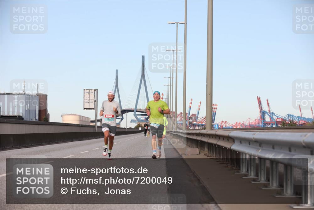 03.10.2024 - Köhlbrandbrückenlauf Fuchs,  Jonas http://msf.ph/oto/7200049 03.10.2024 09:39:07 Position 3 1377 meine-sportfotos.de