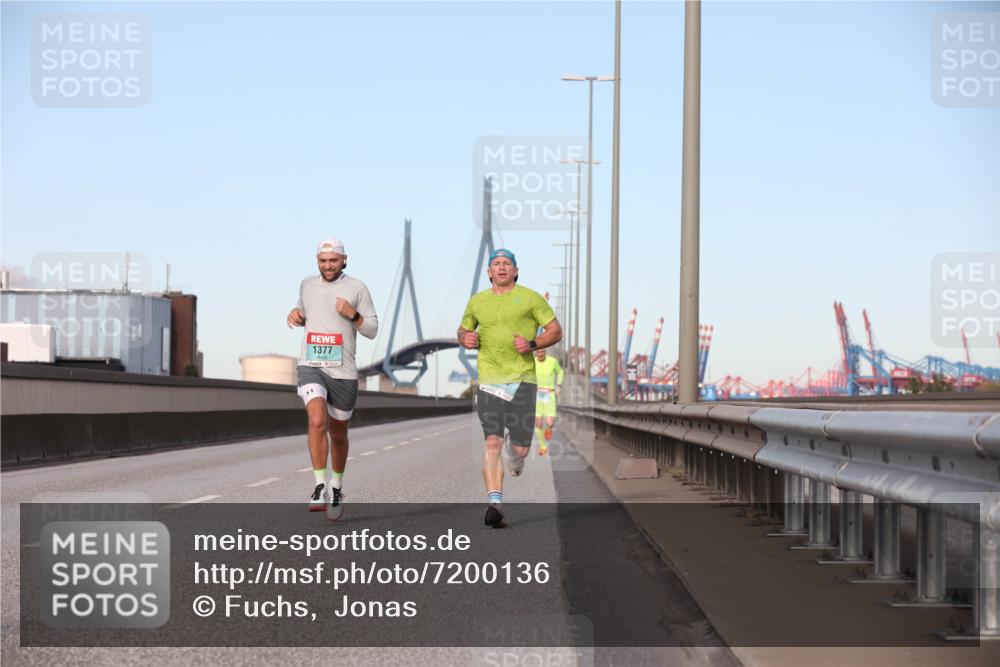 03.10.2024 - Köhlbrandbrückenlauf Fuchs,  Jonas http://msf.ph/oto/7200136 03.10.2024 09:39:09 Position 3 1377 meine-sportfotos.de