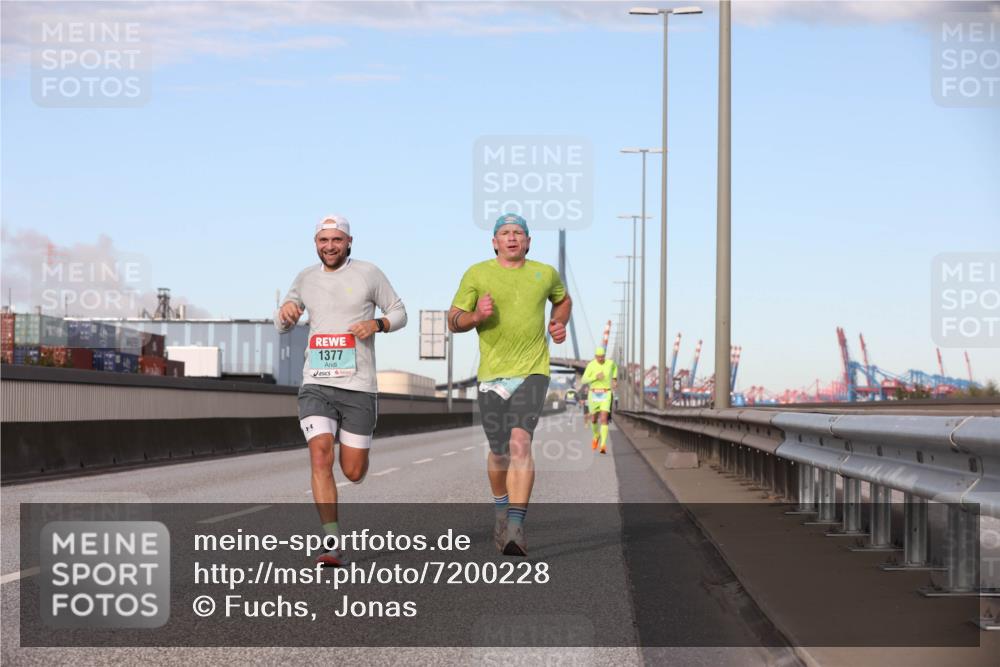 03.10.2024 - Köhlbrandbrückenlauf Fuchs,  Jonas http://msf.ph/oto/7200228 03.10.2024 09:39:10 Position 3 1377 meine-sportfotos.de