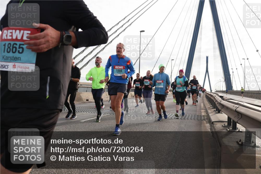 03.10.2024 - Köhlbrandbrückenlauf Matties Gatica Varas http://msf.ph/oto/7200264 03.10.2024 09:29:50 Position 2 1865, 1888, 2095, 2608, 2077 meine-sportfotos.de