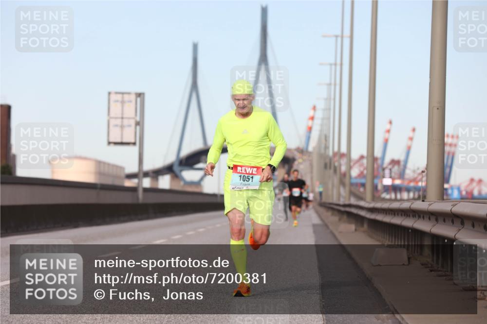 03.10.2024 - Köhlbrandbrückenlauf Fuchs,  Jonas http://msf.ph/oto/7200381 03.10.2024 09:39:15 Position 3 1051 meine-sportfotos.de
