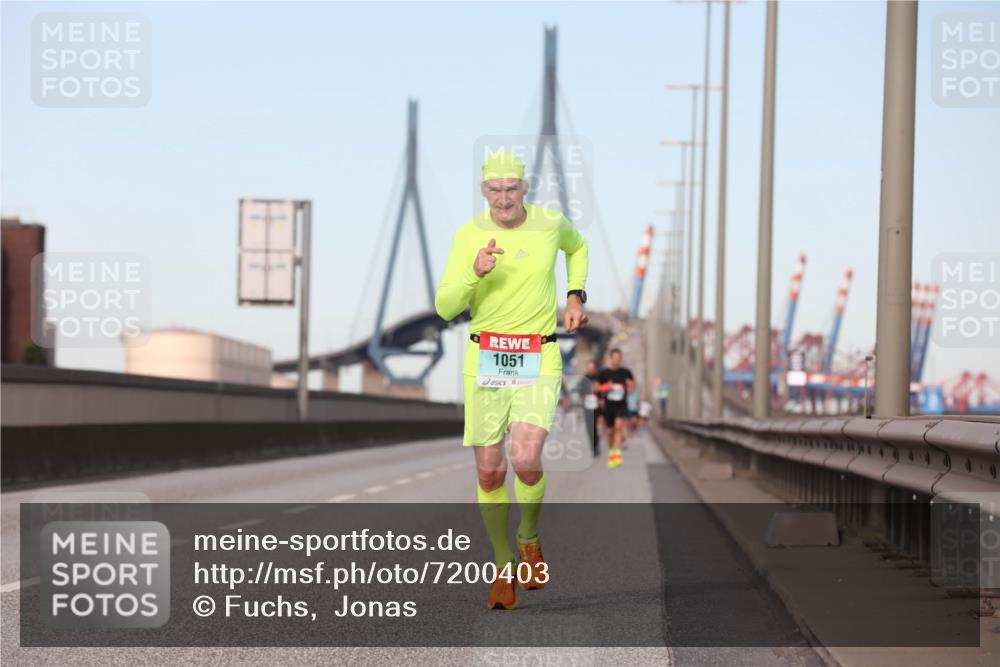 03.10.2024 - Köhlbrandbrückenlauf Fuchs,  Jonas http://msf.ph/oto/7200403 03.10.2024 09:39:15 Position 3 1051 meine-sportfotos.de