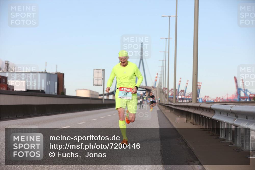 03.10.2024 - Köhlbrandbrückenlauf Fuchs,  Jonas http://msf.ph/oto/7200446 03.10.2024 09:39:16 Position 3 1051 meine-sportfotos.de