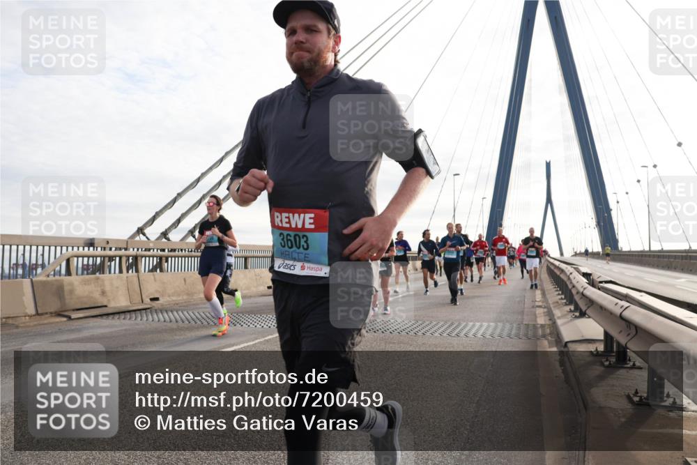 03.10.2024 - Köhlbrandbrückenlauf Matties Gatica Varas http://msf.ph/oto/7200459 03.10.2024 09:29:55 Position 2 3603 meine-sportfotos.de