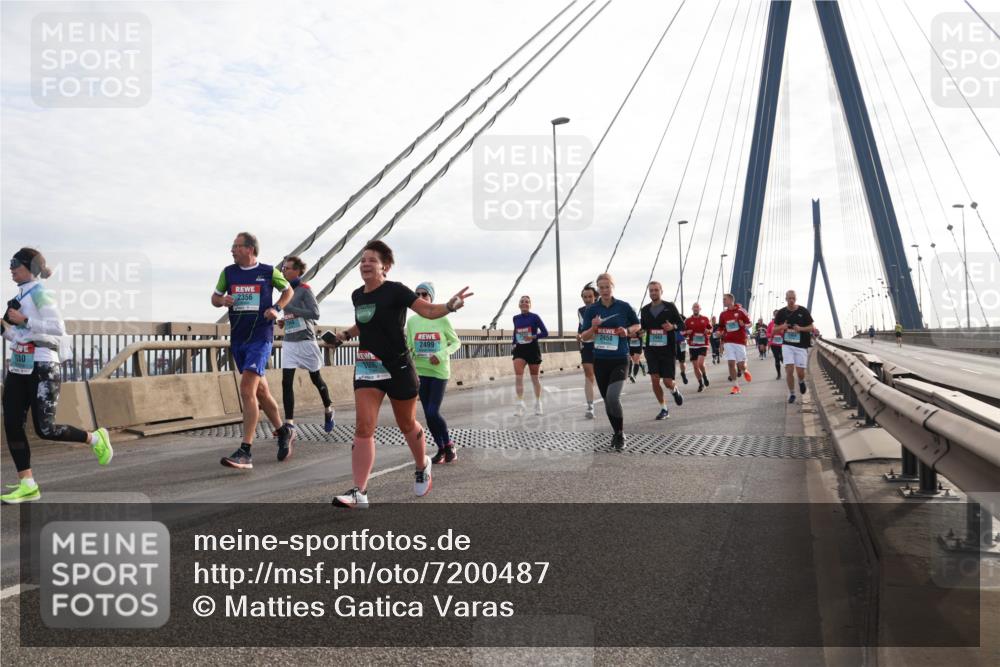 03.10.2024 - Köhlbrandbrückenlauf Matties Gatica Varas http://msf.ph/oto/7200487 03.10.2024 09:29:57 Position 2 30, 2356, 2499, 2458 meine-sportfotos.de