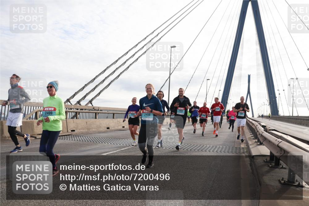 03.10.2024 - Köhlbrandbrückenlauf Matties Gatica Varas http://msf.ph/oto/7200496 03.10.2024 09:29:58 Position 2 2499, 2968, 2458, 2964 meine-sportfotos.de