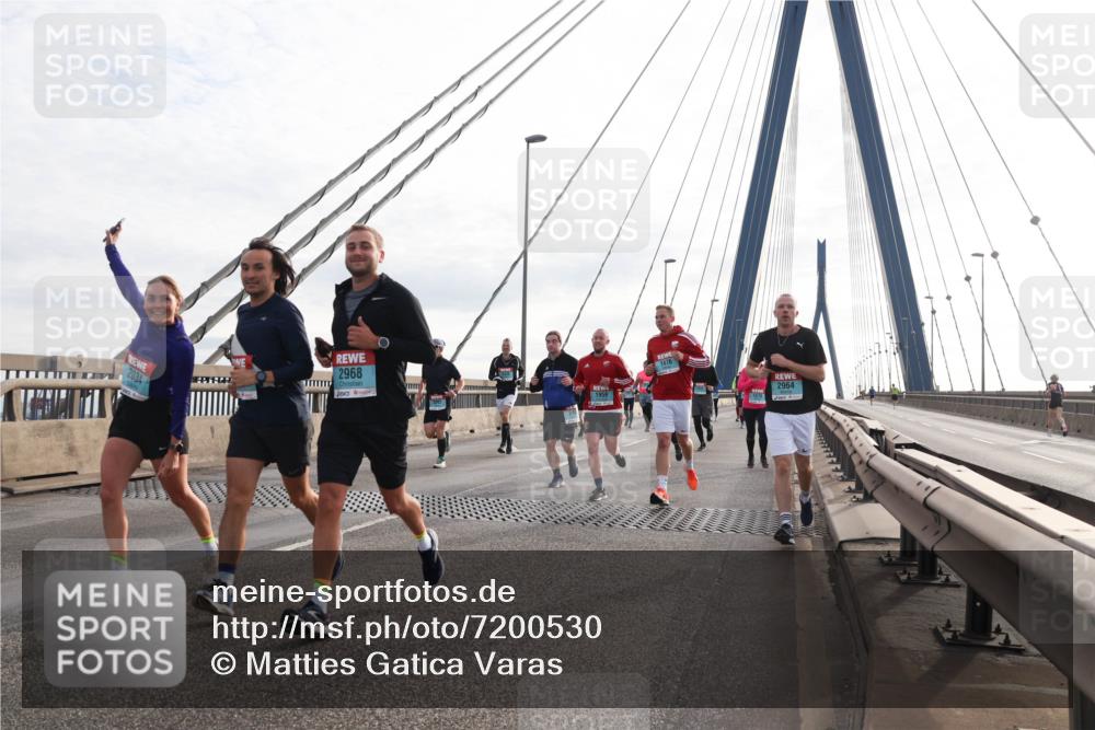 03.10.2024 - Köhlbrandbrückenlauf Matties Gatica Varas http://msf.ph/oto/7200530 03.10.2024 09:29:59 Position 2 2034, 2968, 1476, 2964 meine-sportfotos.de