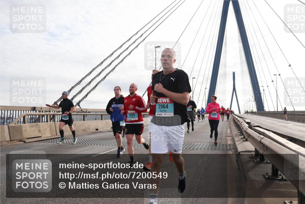 03.10.2024 - Köhlbrandbrückenlauf Matties Gatica Varas http://msf.ph/oto/7200549 03.10.2024 09:30:00 Position 2 1959, 2964, 1570 meine-sportfotos.de