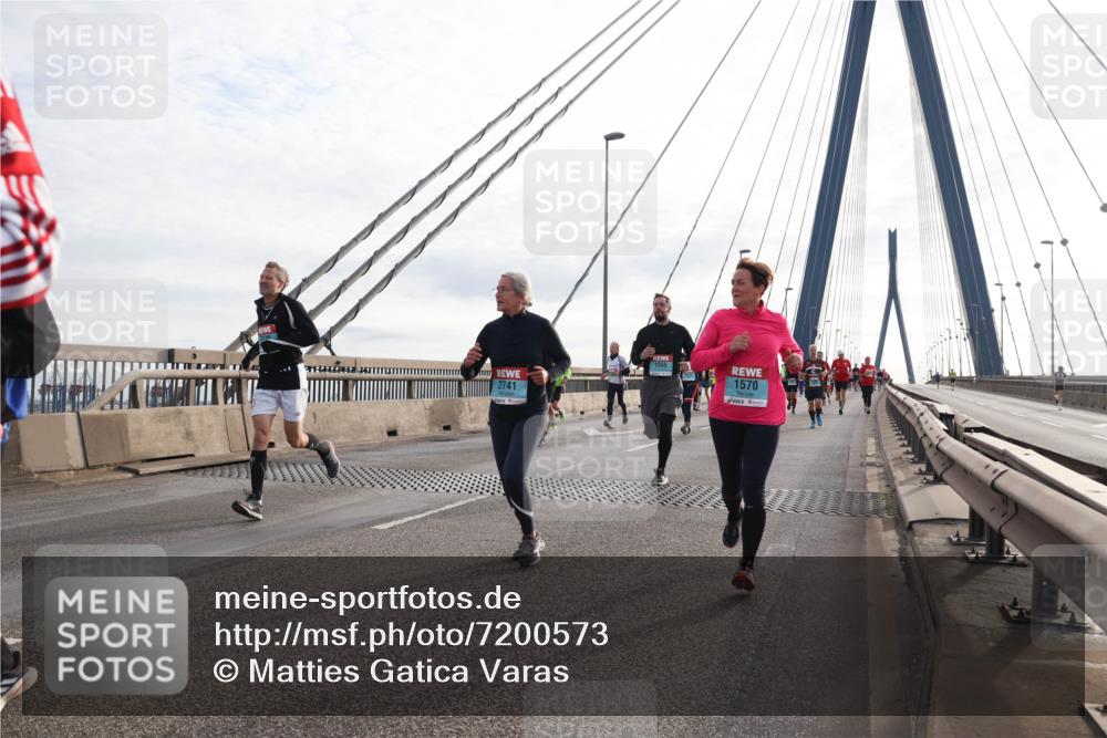 03.10.2024 - Köhlbrandbrückenlauf Matties Gatica Varas http://msf.ph/oto/7200573 03.10.2024 09:30:02 Position 2 2741, 1555, 1570 meine-sportfotos.de