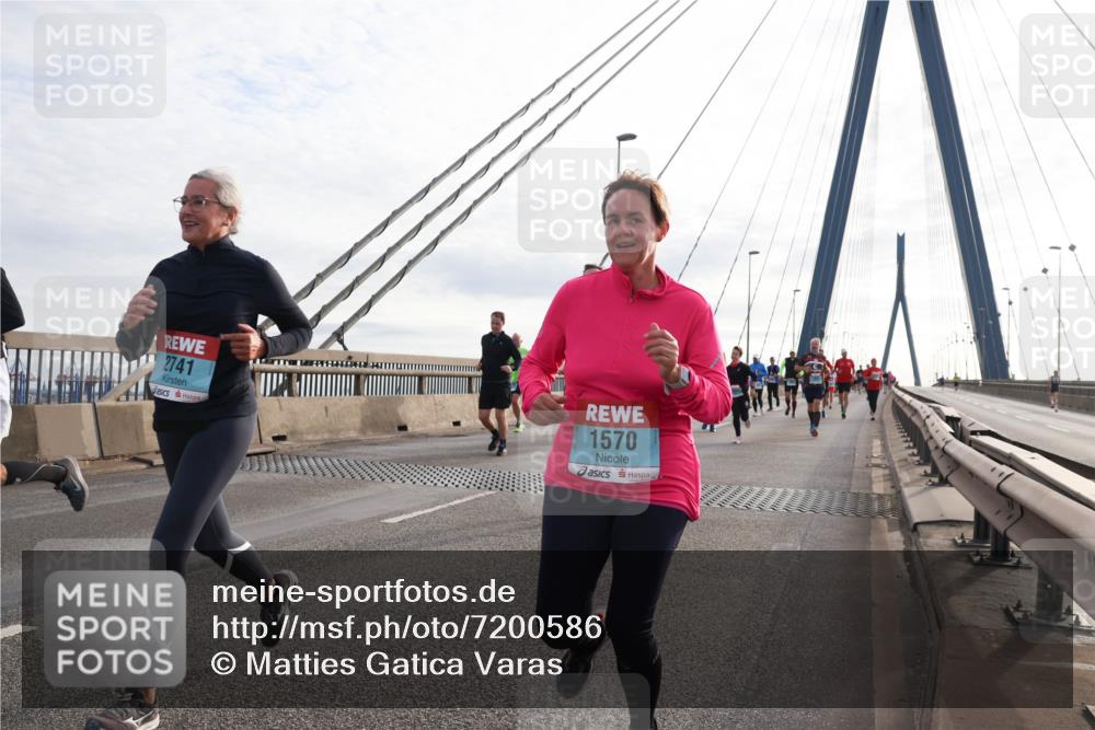 03.10.2024 - Köhlbrandbrückenlauf Matties Gatica Varas http://msf.ph/oto/7200586 03.10.2024 09:30:02 Position 2 2741, 1570 meine-sportfotos.de