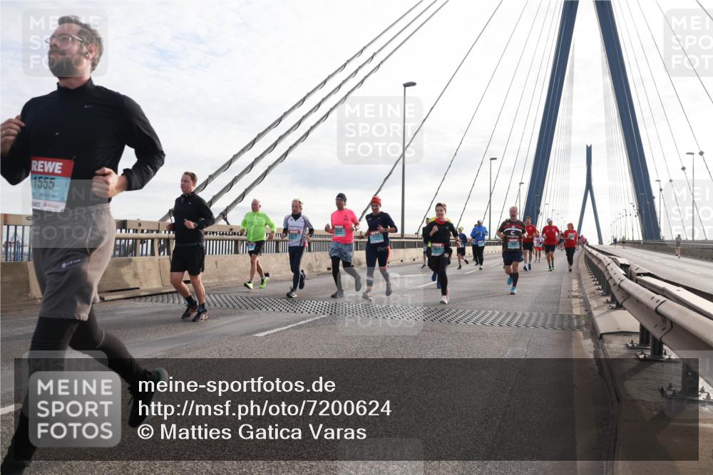 03.10.2024 - Köhlbrandbrückenlauf Matties Gatica Varas http://msf.ph/oto/7200624 03.10.2024 09:30:04 Position 2 1555, 2048, 1631 meine-sportfotos.de