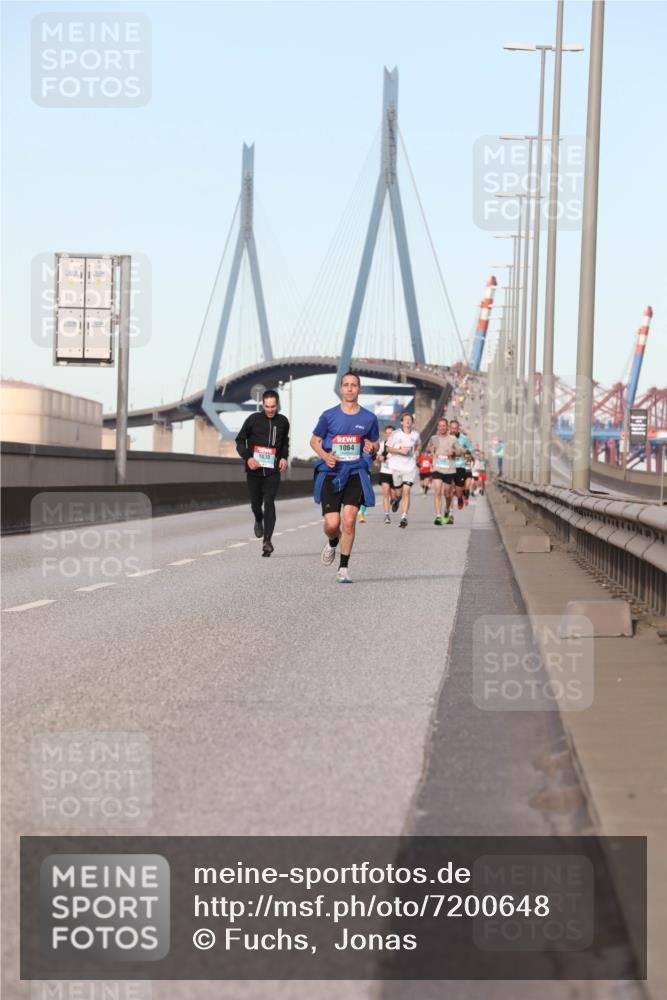 03.10.2024 - Köhlbrandbrückenlauf Fuchs,  Jonas http://msf.ph/oto/7200648 03.10.2024 09:39:33 Position 3 1030, 1064 meine-sportfotos.de