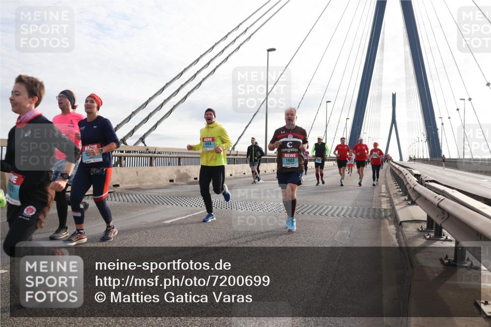 03.10.2024 - Köhlbrandbrückenlauf Matties Gatica Varas http://msf.ph/oto/7200699 03.10.2024 09:30:06 Position 2 2654, 1603 meine-sportfotos.de