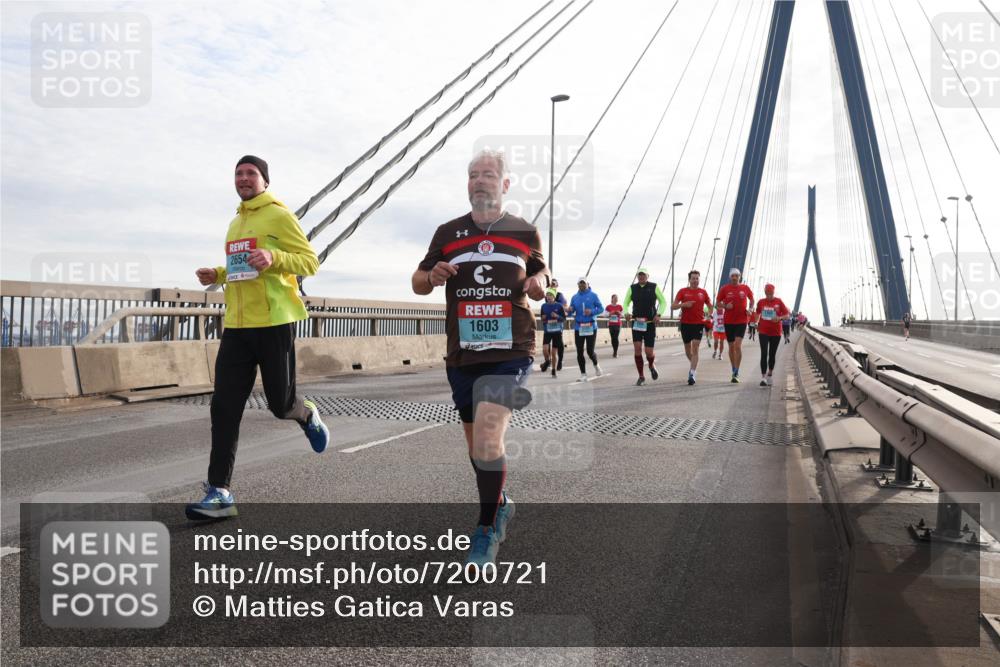03.10.2024 - Köhlbrandbrückenlauf Matties Gatica Varas http://msf.ph/oto/7200721 03.10.2024 09:30:06 Position 2 2654, 1603 meine-sportfotos.de