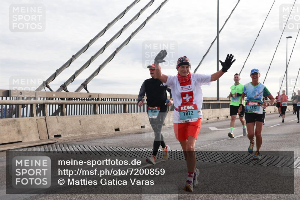 03.10.2024 - Köhlbrandbrückenlauf Matties Gatica Varas http://msf.ph/oto/7200859 03.10.2024 09:30:13 Position 2 2030, 1872, 2841, 2132 meine-sportfotos.de