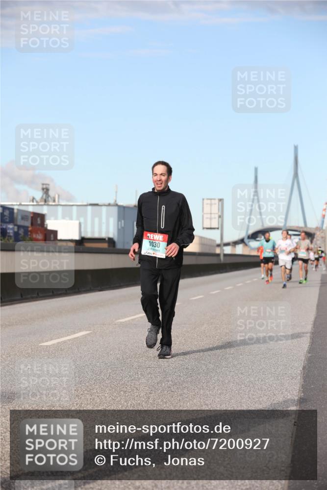 03.10.2024 - Köhlbrandbrückenlauf Fuchs,  Jonas http://msf.ph/oto/7200927 03.10.2024 09:39:42 Position 3 1030 meine-sportfotos.de