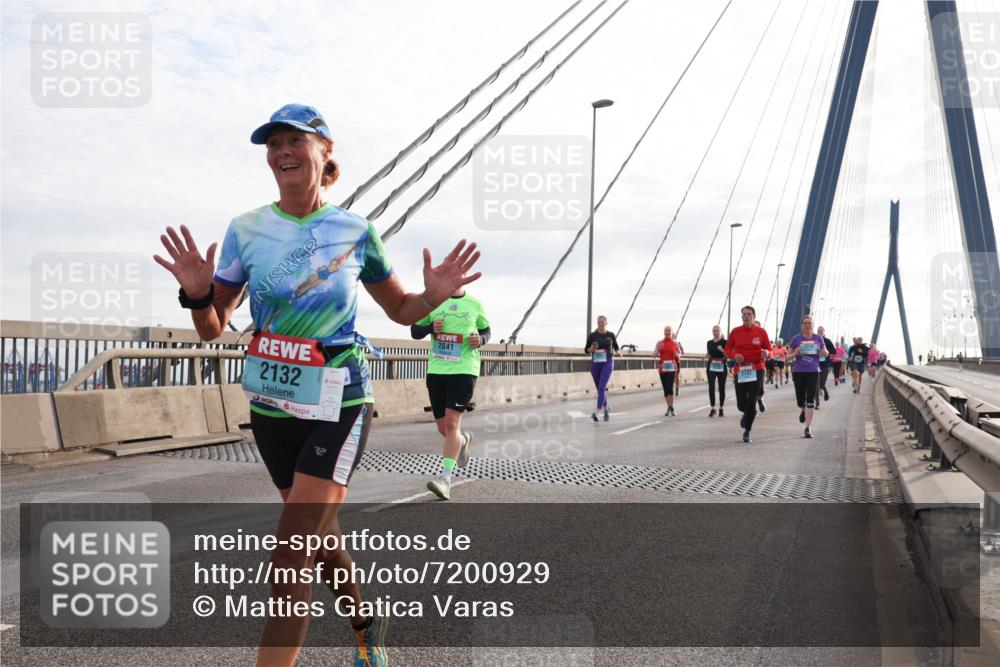 03.10.2024 - Köhlbrandbrückenlauf Matties Gatica Varas http://msf.ph/oto/7200929 03.10.2024 09:30:14 Position 2 2132, 2841 meine-sportfotos.de
