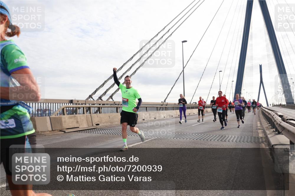 03.10.2024 - Köhlbrandbrückenlauf Matties Gatica Varas http://msf.ph/oto/7200939 03.10.2024 09:30:15 Position 2  meine-sportfotos.de
