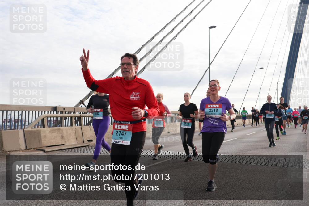 03.10.2024 - Köhlbrandbrückenlauf Matties Gatica Varas http://msf.ph/oto/7201013 03.10.2024 09:30:17 Position 2 1662, 2747, 2868, 2870, 2318 meine-sportfotos.de