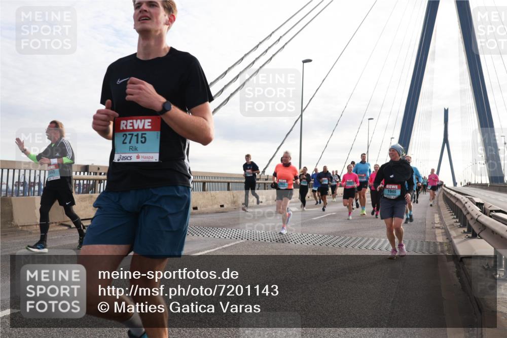 03.10.2024 - Köhlbrandbrückenlauf Matties Gatica Varas http://msf.ph/oto/7201143 03.10.2024 09:30:22 Position 2 3440, 2715, 2063, 1946 meine-sportfotos.de