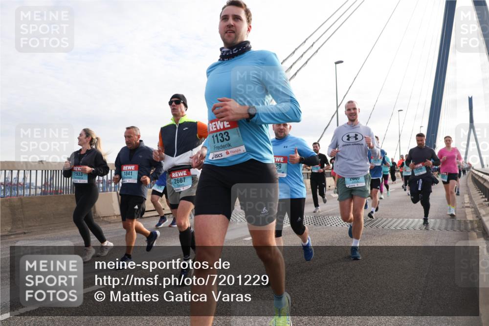 03.10.2024 - Köhlbrandbrückenlauf Matties Gatica Varas http://msf.ph/oto/7201229 03.10.2024 09:30:27 Position 2 1933, 1133, 29, 1841, 2667, 2040, 1146 meine-sportfotos.de